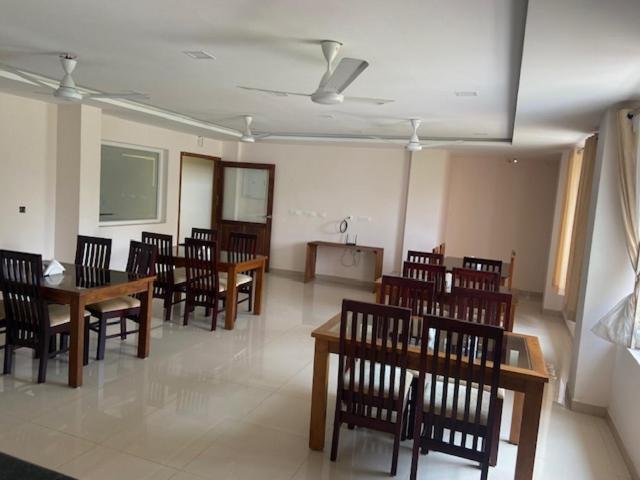 Daffodils Luxury Airport Suites Kochi Exterior foto